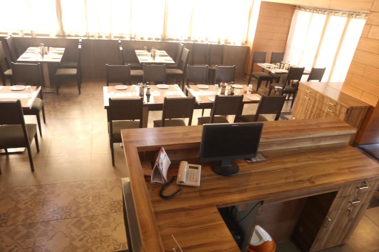 Hotel Grand Ecotel, Aurangabad Bagian luar foto