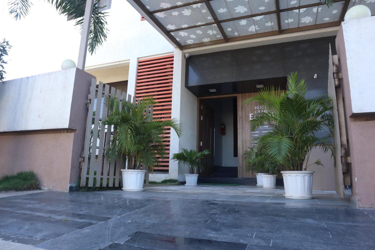 Hotel Grand Ecotel, Aurangabad Bagian luar foto