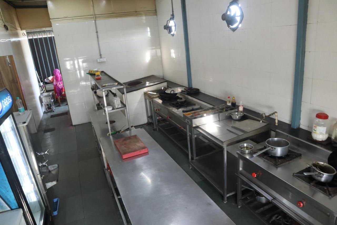 Hotel Grand Ecotel, Aurangabad Bagian luar foto