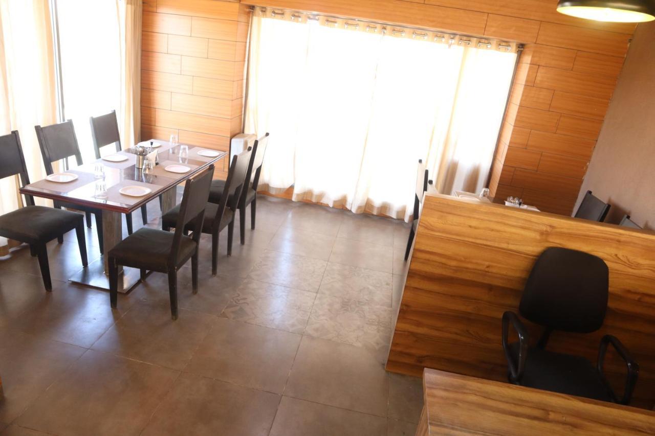 Hotel Grand Ecotel, Aurangabad Bagian luar foto