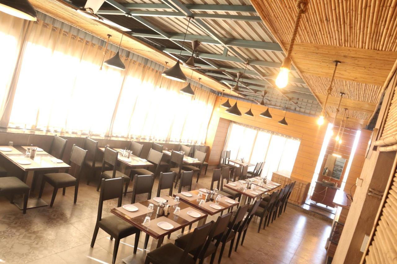 Hotel Grand Ecotel, Aurangabad Bagian luar foto