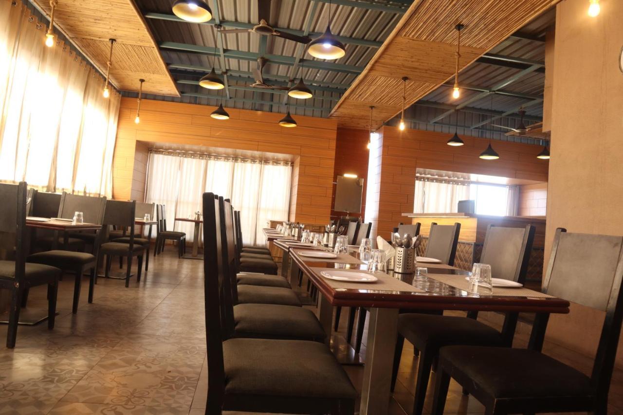 Hotel Grand Ecotel, Aurangabad Bagian luar foto