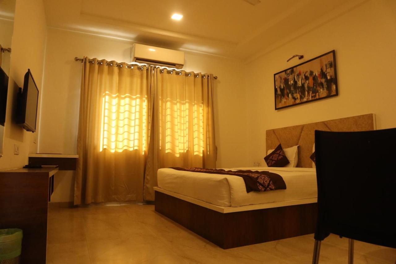Hotel Grand Ecotel, Aurangabad Bagian luar foto